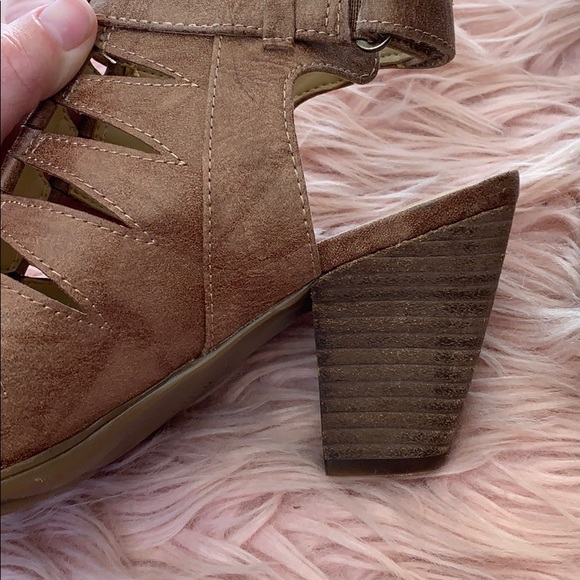 Bootie Heel with Open Toes - Picture 3 of 3